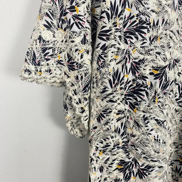 Solitaire Floral Boho Embroidered Top - Picture 5 of 10